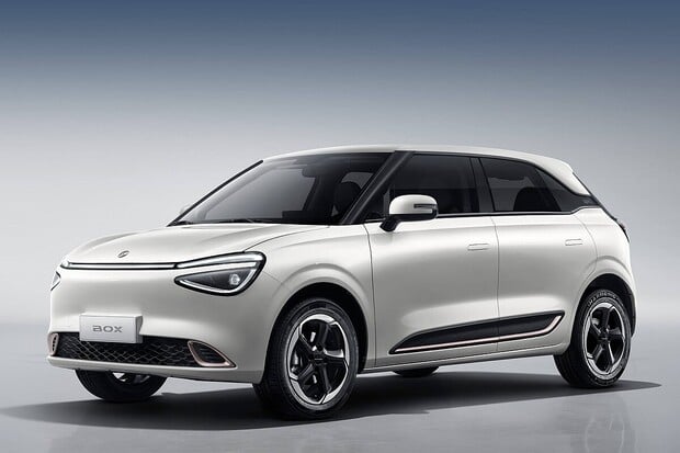 Dongfeng začne v Česku prodávat elektromobil pod půl milionu. Ještě letos