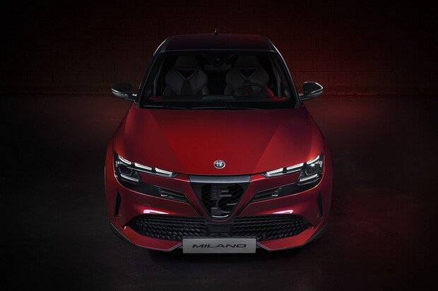 Italská vláda nechala přejmenovat nové SUV od Alfy Romeo. Nyní je to Junior