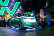 Exkluzivní Volkswagen Big Night 2024 ukázal prodloužený ID. Buzz a další novinky