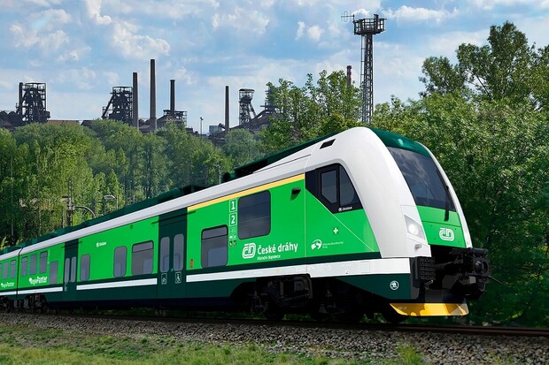 První bateriový vlak Českých drah vyrazil na koleje