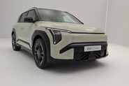 Prolezli a osahali jsme nový elektromobil Kia EV3 – Kompletní představení + video