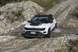 Jeep omladil model Avenger. Zlepšila se výbava a přibyl nový lak karoserie