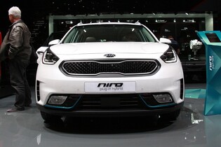 Kiu Niro už můžete i nabíjet. V Ženevě se ukázala jako plug-in hybrid