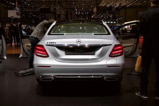 Jak se nám líbí Mercedes E 350 e? První dojmy z Ženevy