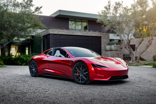 Pět let zpoždění: Tesla vyvíjí nový Roadster. Opravdu se ho dočkáme?