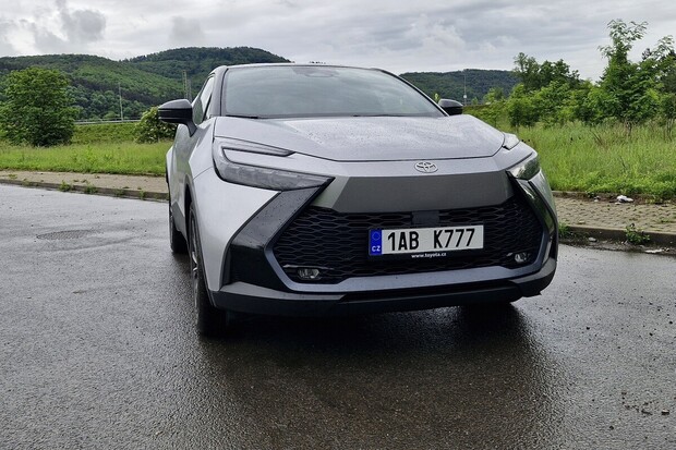 Toyota C-HR Hybrid 2.0 AWD-i (2024)