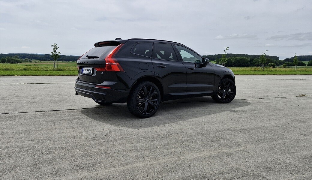 Volvo XC60 T6 Black Edition (2024)