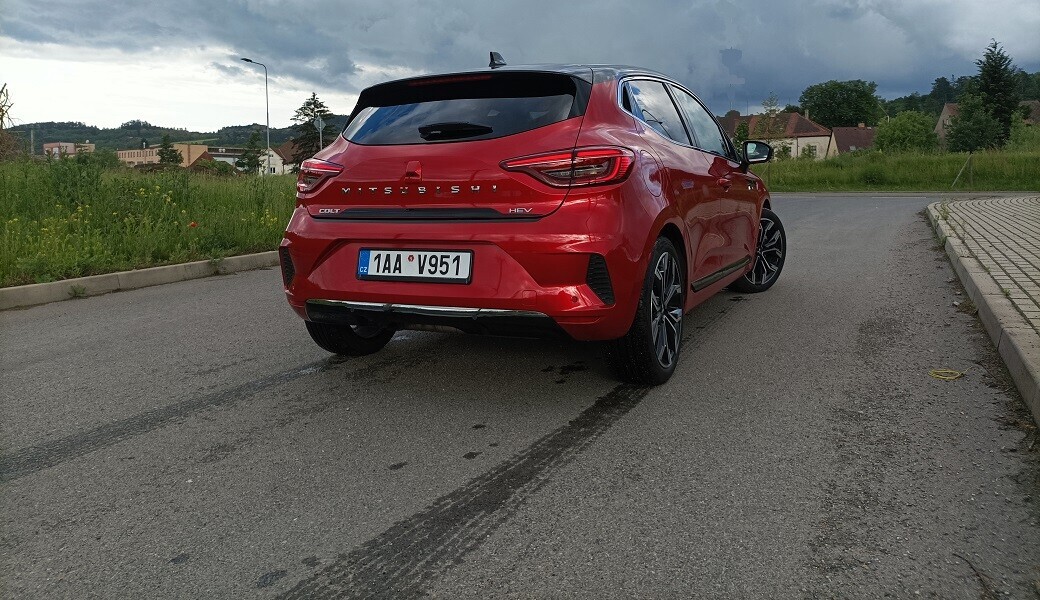 Mitsubishi Colt HEV (2024)