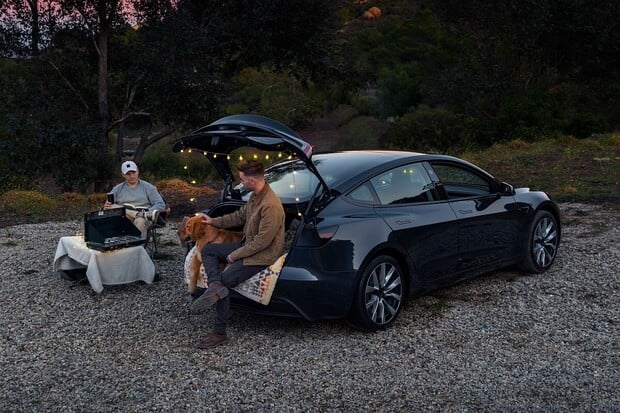 Tesla Model 3 vrací do nabídky populární motorizaci. Avšak ne u nás