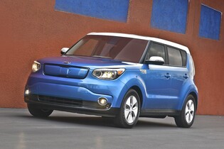 Nejenom BMW, ale také Kia Soul EV půjde nabít bezdrátově