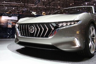 Pininfarina Hybrid Kinetic H600 se v Ženevě vyhříval na výsluní