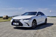 Lexus ES 300h Business Edition (2024)