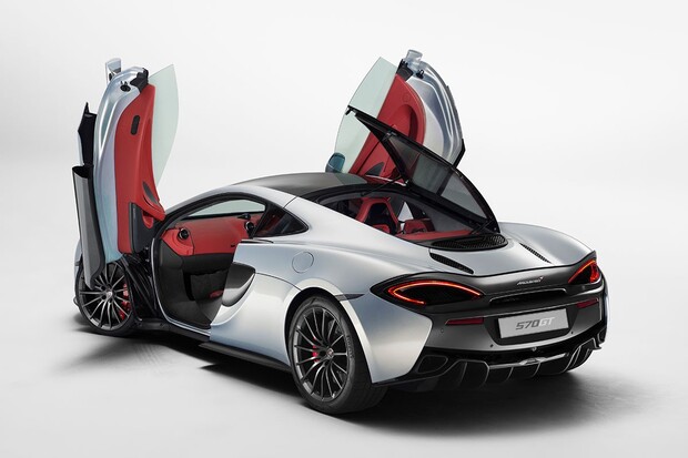 Manuál a V12 vyšel z módy před dvaceti lety. McLaren chce V6 a elektromotor