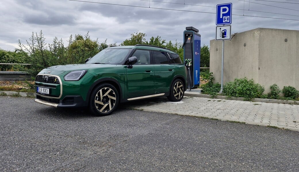 Jak rychle se skutečně nabíjí Mini Countryman SE ALL4?