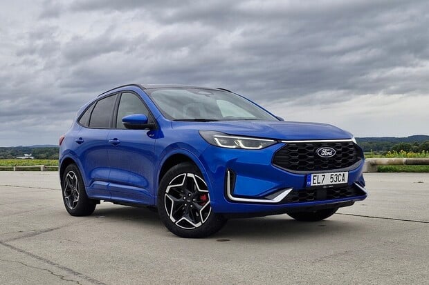 Testujeme plug-in hybridní Ford Kuga AWD ST-Line X