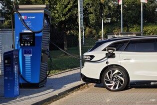 Elektrokombík plní elektrony: jak rychle se nabije VW ID.7 Tourer?
