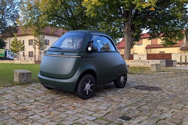 Testujeme maličký elektromobil Microlino, je inspirovaný legendární Isettou