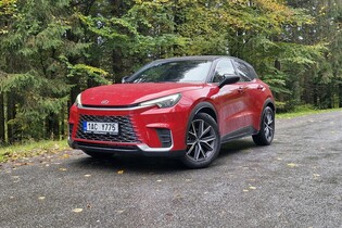 Lexus LBX 2WD Emotion Tech (2024)