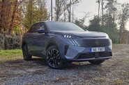 Test Peugeot 3008 Hybrid 136 GT (2024) – Když se vám zásuvka příčí