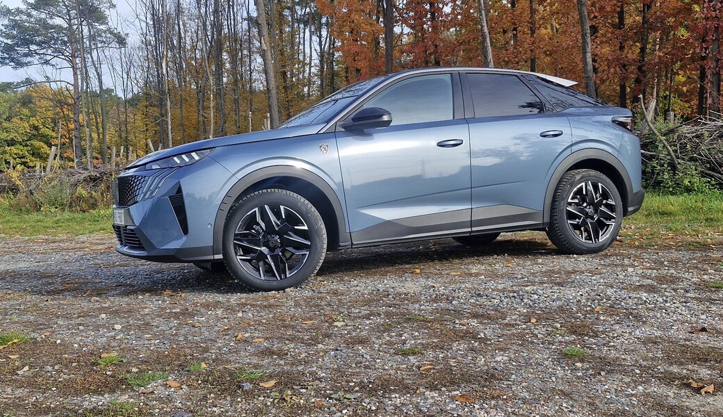 Peugeot 3008 Hybrid 136 GT (2024)