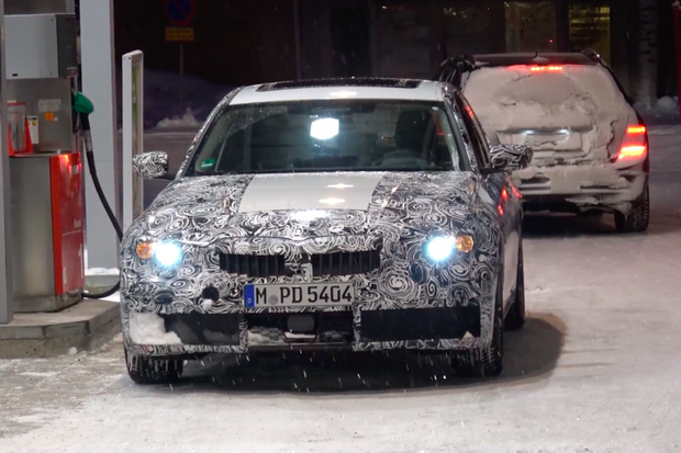 BMW řady 3 bude mít dvě hybridní varianty. Již teď se klouže po zamrzlém jezeře