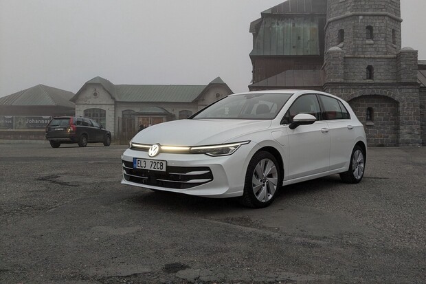 Testujeme modernizovaný Volkswagen Golf eHybrid