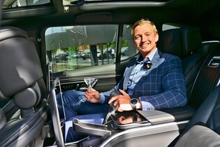 Mercedes-Maybach EQS SUV Night Series