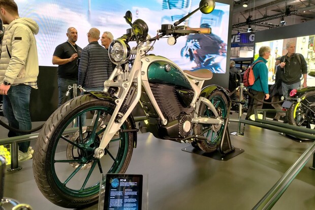 Elektrická budoucnost v podání Royal Enfield sází na moderní retro 