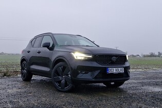 Volvo XC40 B4 Black Edition (2024)