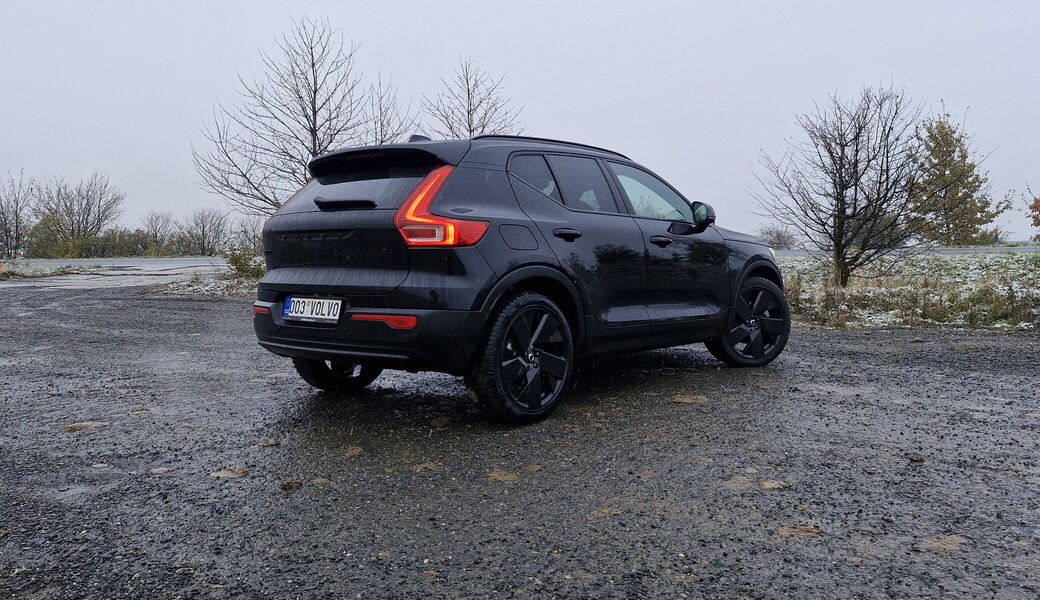 Volvo XC40 B4 Black Edition (2024)