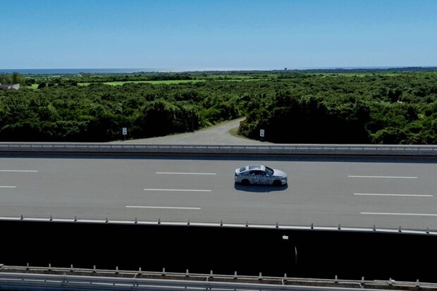 Připravovaný Mercedes-Benz CLA  má světový rekord. Za 24 hodin ujel 3 717 km