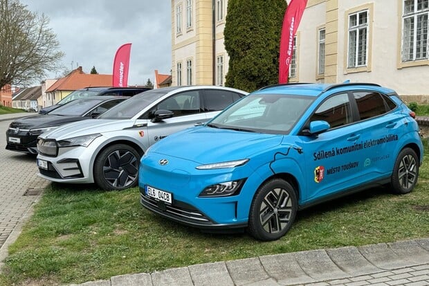 Carsharing  městských vozidel v Touškově slavil úspěch, má se dostat do Plzně