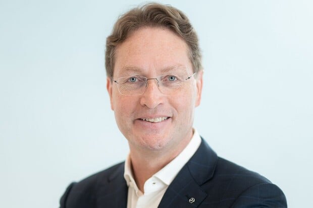 „S rukama svázanýma za zády.“ Automobilky žádají EU o úpravu emisních limitů