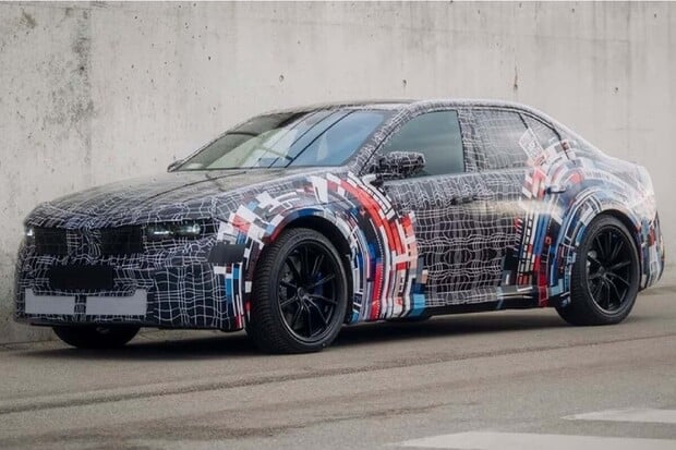 Chystaná elektrická bomba od BMW představuje zvuk výfuků. Líbí se vám?