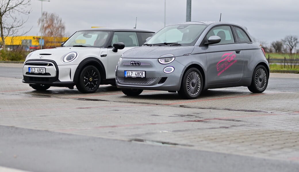 Fiat 500e vs. Mini Cooper SE