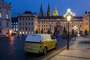 Test Volkswagen ID. Buzz Cargo – Elektrickou dodávkou jako předvánoční kurýr po Praze