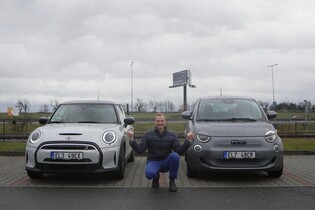 Stylové elektromobily jako dostupné ojetiny: Fiat 500e vs. Mini Cooper SE