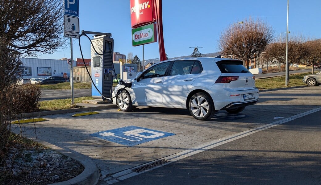 Reálná zimní spotřeba plug-in hybridu Volkswagen Golf eHybrid