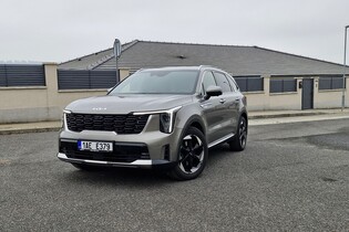 Právě testujeme omlazenou Kiu Sorento 1.6 T-GDi Hybrid 4WD