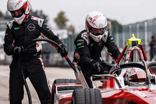 Formule E odemyká budoucnost nabíjení o výkonu 600 kW