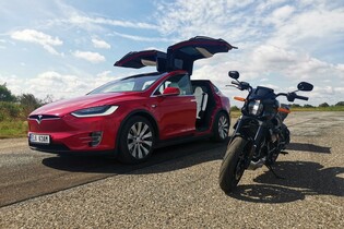 Harley-Davidson LiveWire vs. Tesla Model X P100D, kdo zvítězil v závodě ve sprintu? 