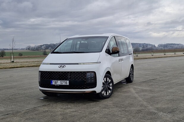 Hyundai Staria 1.6 T-GDI Hybrid Luxury (2025)