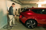 ČEZ obohacuje svůj vozový park o další elektromobily a staví další nabíječky