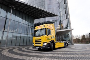 Scania s DHL zahajují testování elektrického tahače s prodlužovačem dojezdu
