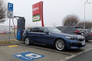 Vyhodnocujeme reálnou zimní spotřebu elektromobilu BMW i5 Touring