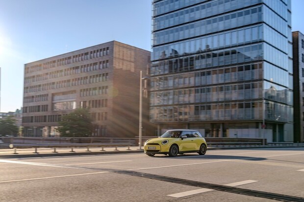 Elektromobily Mini Cooper jsou bezpečné, ukazují testy Euro NCAP
