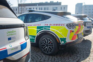 Olomoucká nemocnice pořídila Ford Mustang Mach-E pro urgentní převozy
