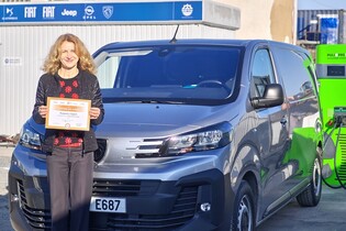 Peugeot od nás dostal ceny za anketu Elektromobil roku