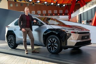 Toyota o víkendu trhala rekordy, 14 % objednávek mířilo do zásuvky