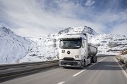 Mercedes-Benz Trucks testuje tahač s palivovými články nové generace